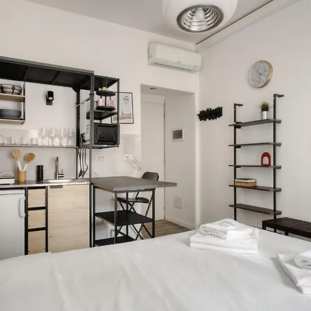 Joivy Elegant Double Near Subway Station * Milan