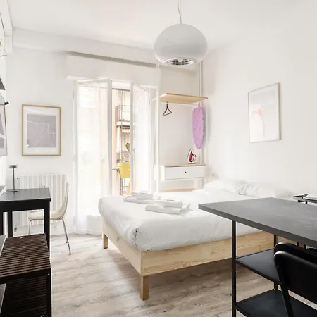 Joivy Elegant Double Near Subway Station Milan