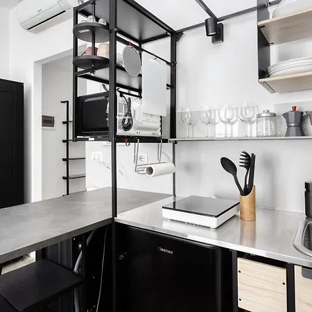 Joivy Elegant Double Near Subway Station * Milan