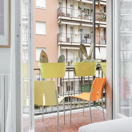 Joivy Elegant Double Near Subway Station