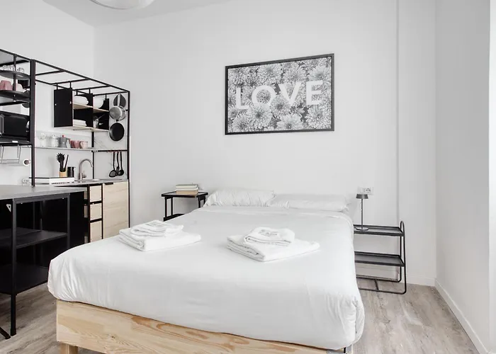 Joivy Elegant Double Near Subway Station Apartmán *