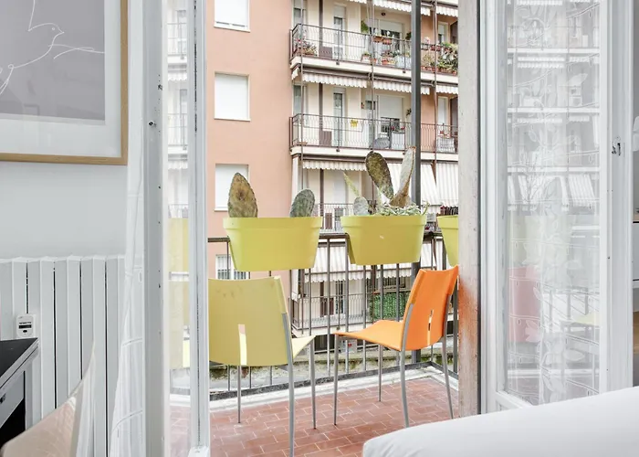 Joivy Elegant Double Near Subway Station